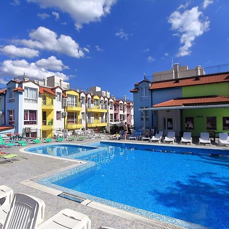 Private Apartment With Parking And Pool Balchik Ngoại thất bức ảnh
